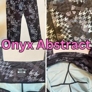 Constantly Varied Gear (CVG) – XXL  - CAPRI - ONYX ABSTRACT - NEVER WORN